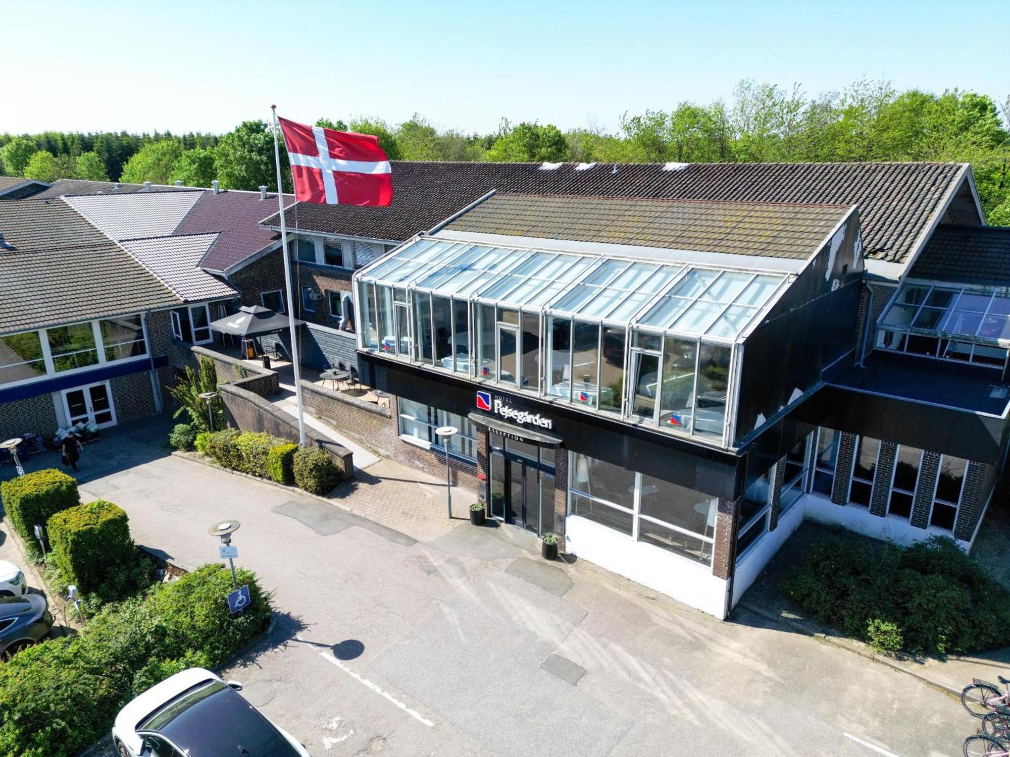 Hotel Pejsegaarden Brædstrup المظهر الخارجي الصورة